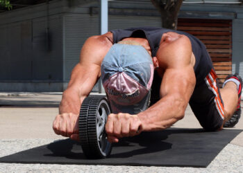 master the ab wheel rollout