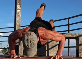 training-is-number-one-decline-push-up